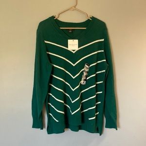 Liz Claiborne emerald and white sweater